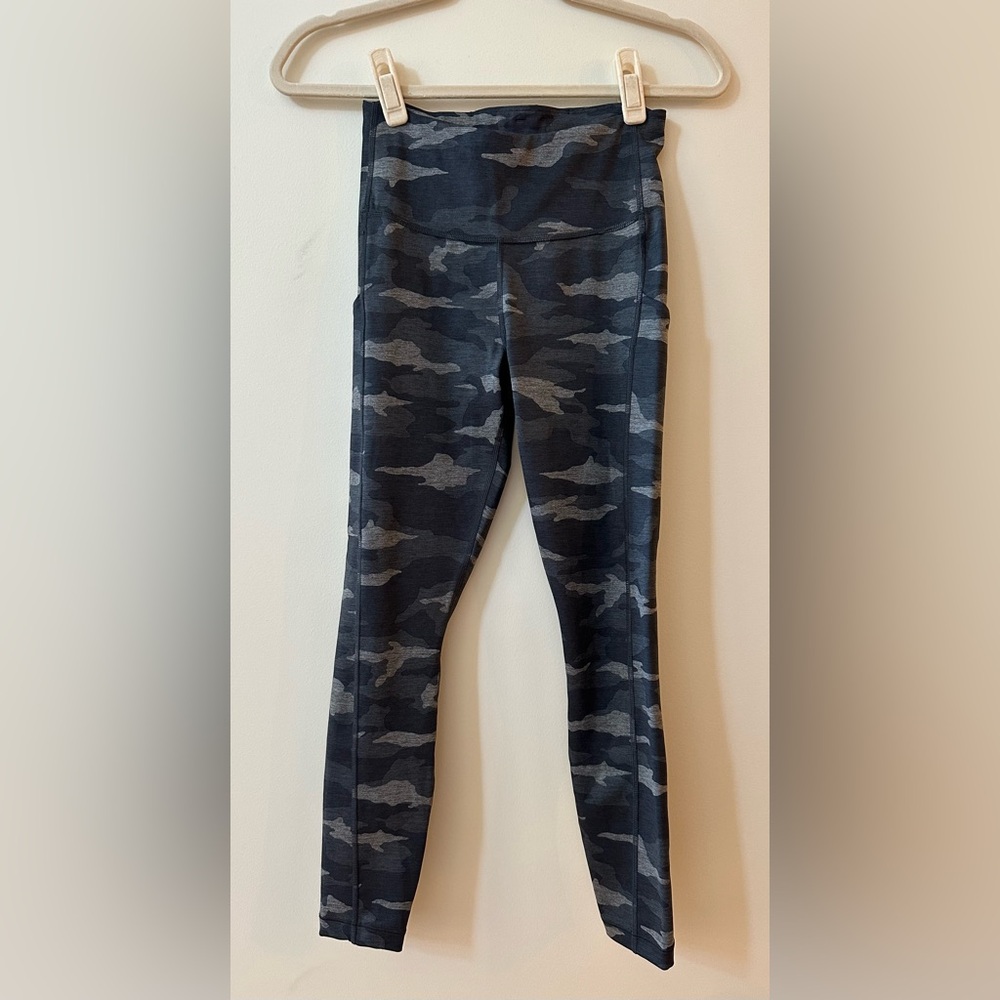 Athleta Ultimate 7/8 Camo Leggings Size XS
